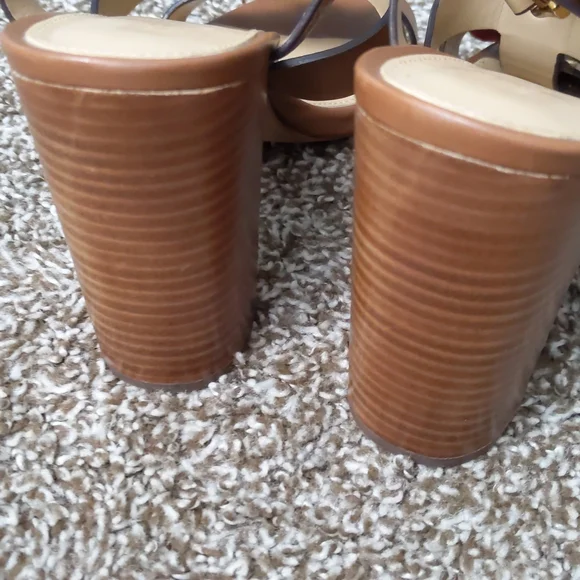 Michael Kors 'Kit' Flower Leather Stacked Heels, Size 8.5 - Picture 6 of 8